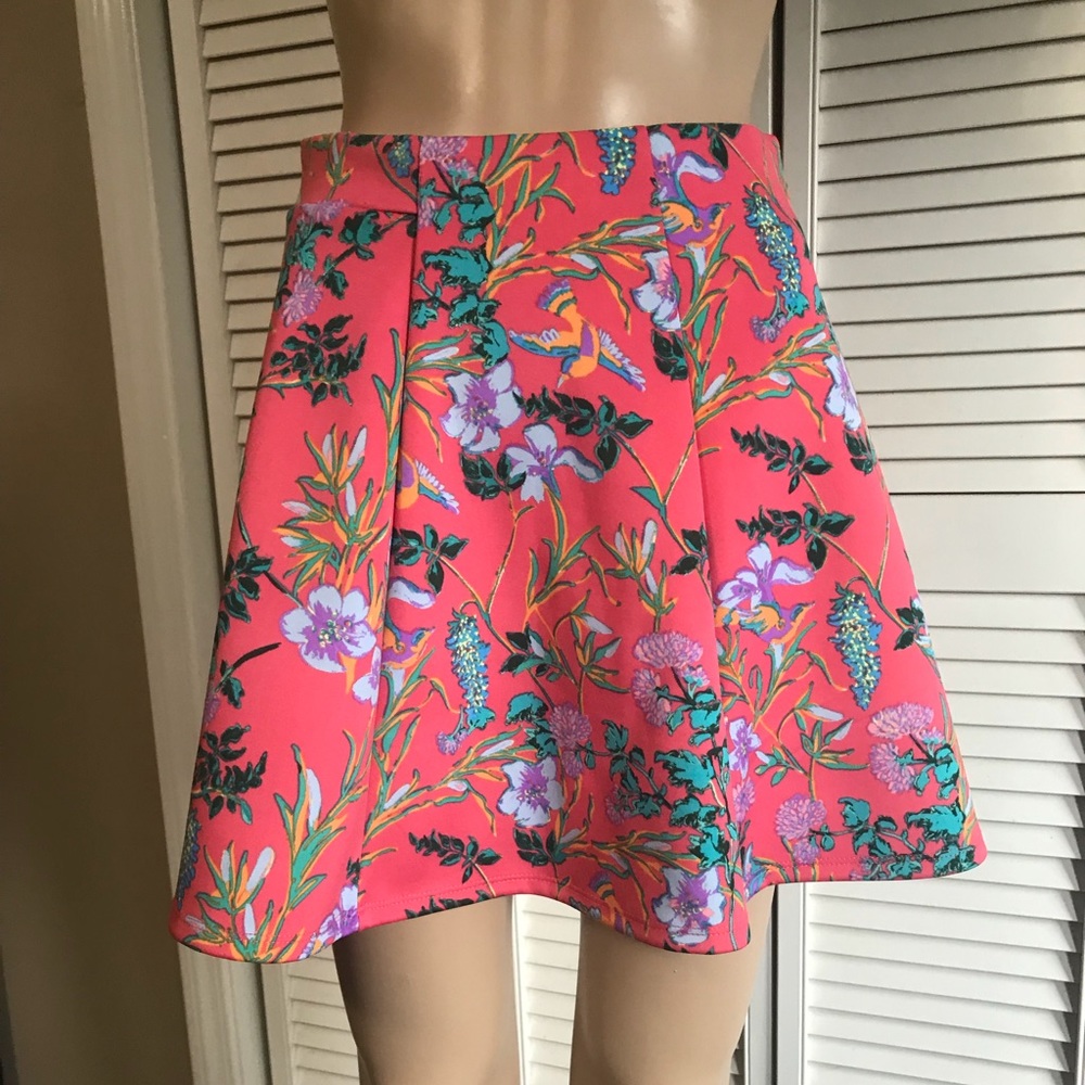 Decree Skirt SZ MED‎ NWT